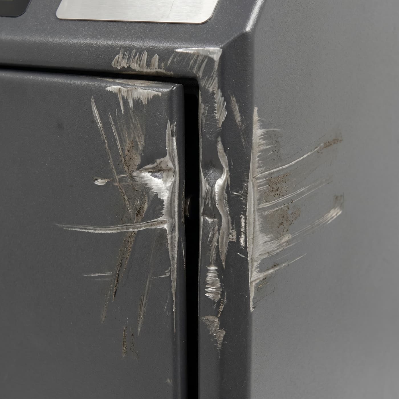 Chapa de acero de 3 mm con bloqueos de seguridad incluidos